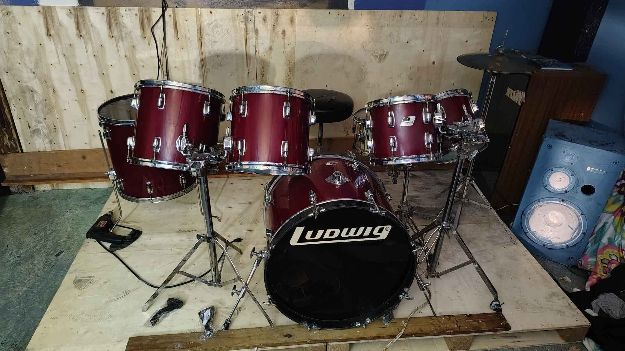 Vintage 80/90s 7 pc Ludwig Rocker Drum Kit - Drum Sets & Kits - Clinton ...