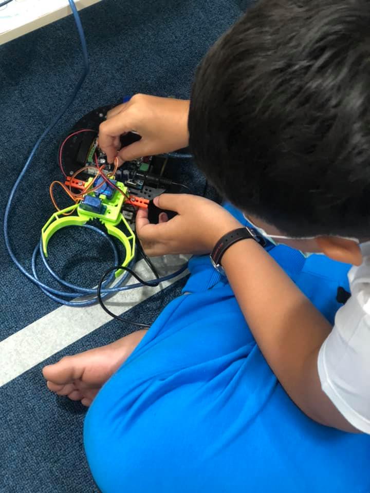 วั... - Coding Arduino AI IOT Animation Drone ระยอง Eq.Science | Facebook