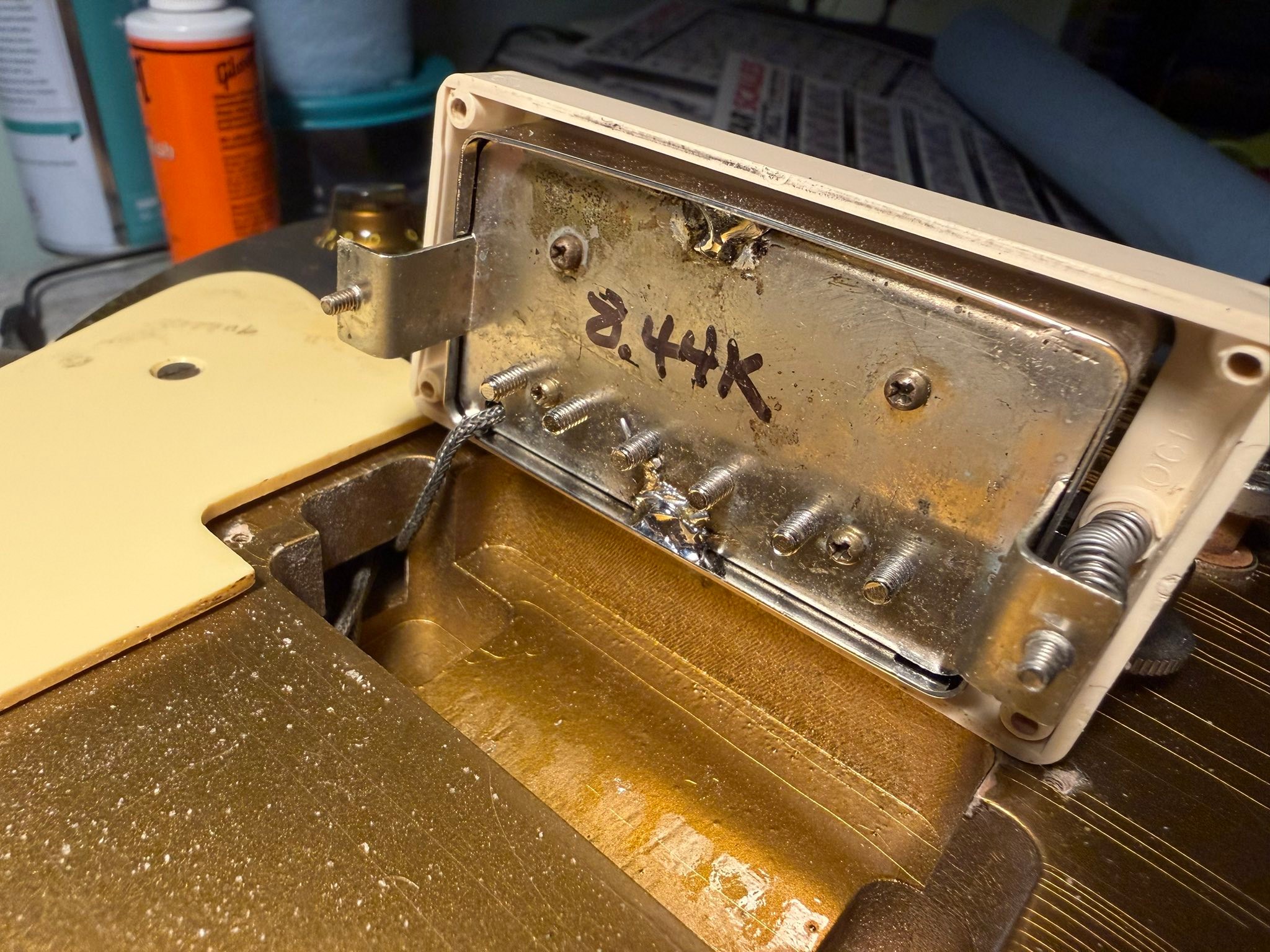 Are Custombucker pickups supposed to have PAF stickers on a 2022