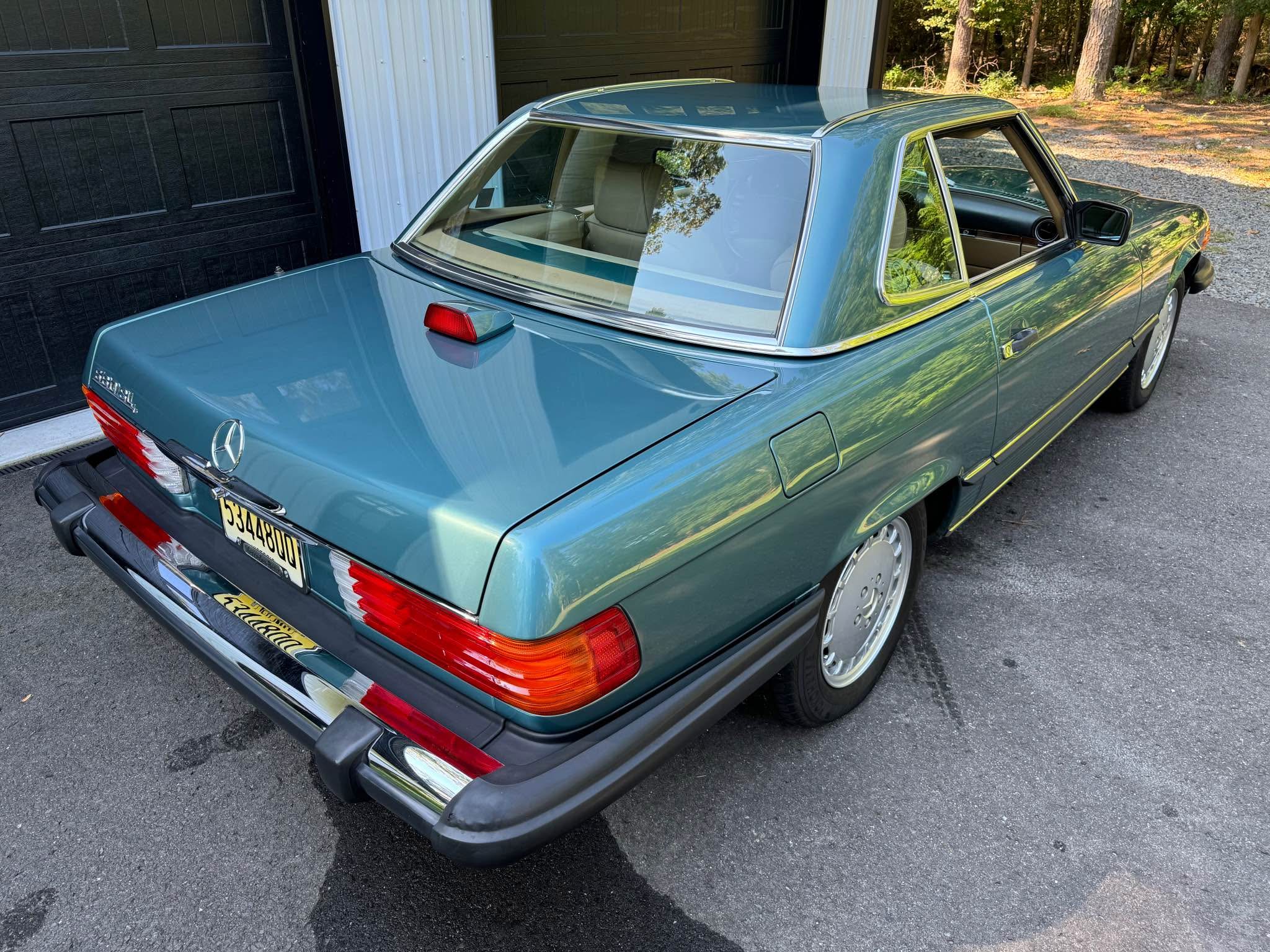 1986 Mercedes Benz R107 sl560 68k mi.
