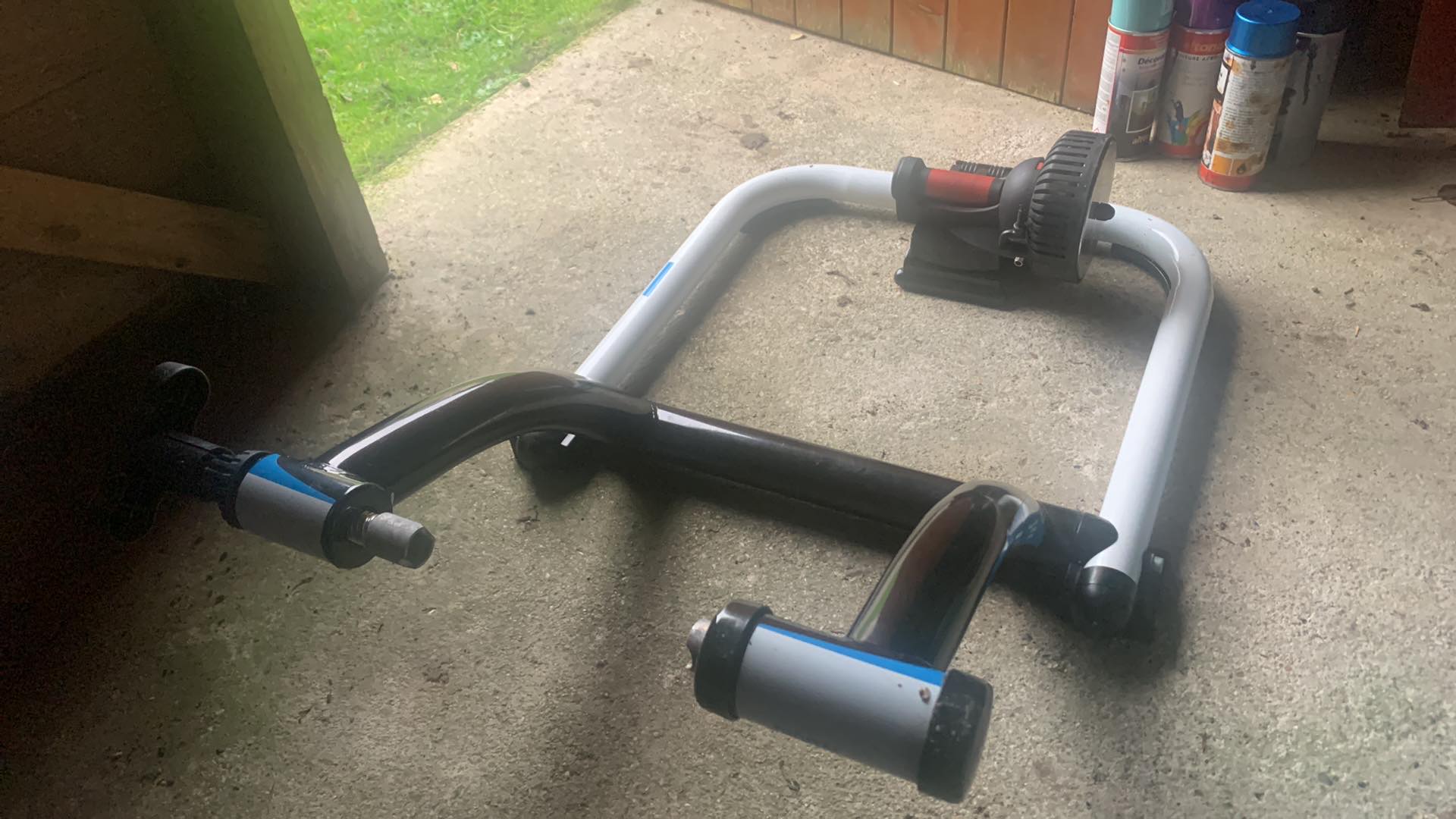 Vélo d'entraînement Pliable Fitfiu ROB-10, 6 Niveaux Résistance Roues