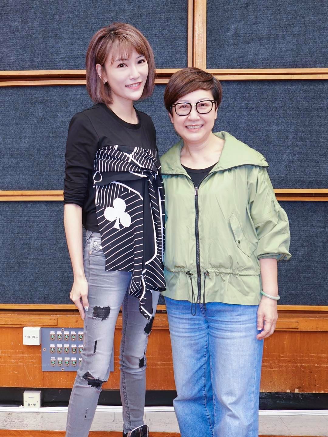 李璧琦 Becky Lee - 有幸能夠趕及跟有善親切的 #袁翠霞 姐姐於 #有趣星星星 傾偈，被一眼看穿 #低温B...