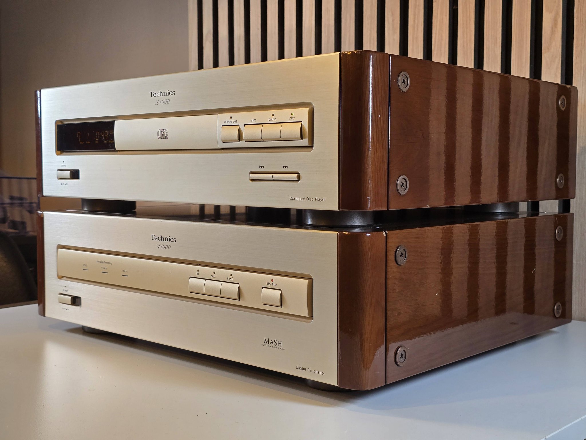 Technics テクニクス SL-Z1000-A CDトランスポート Technics テクニクス SL-Z1000-A CDトランスポート