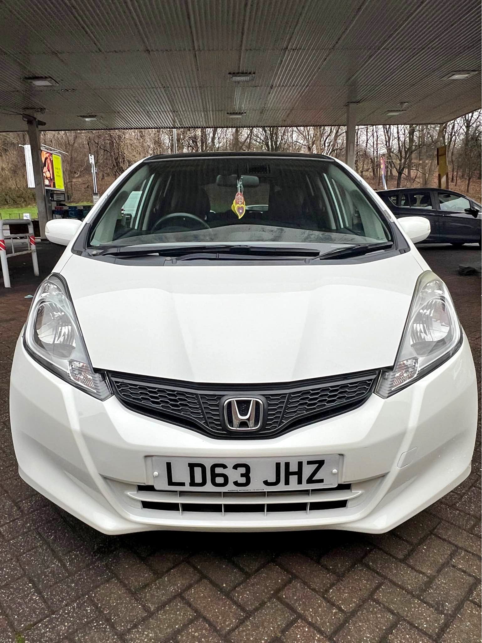 2013-honda-jazz-auto-cars-trucks-glasgow-united-kingdom