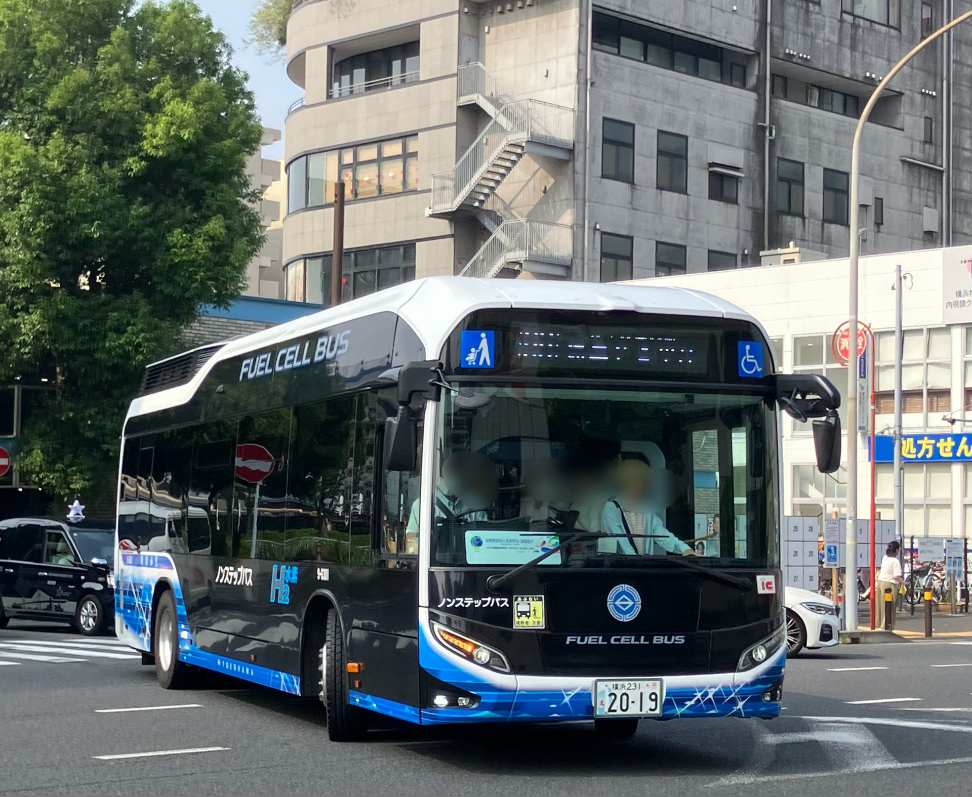 横浜市営バス 滝頭営業所 6301号車 燃料電池バス 走行音は非常に静かで