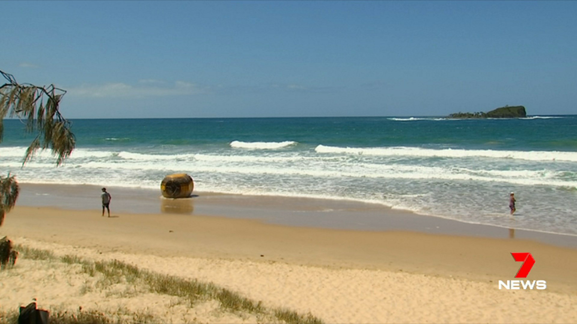 A two-tonne buoy has been removed... - 7NEWS Sunshine Coast