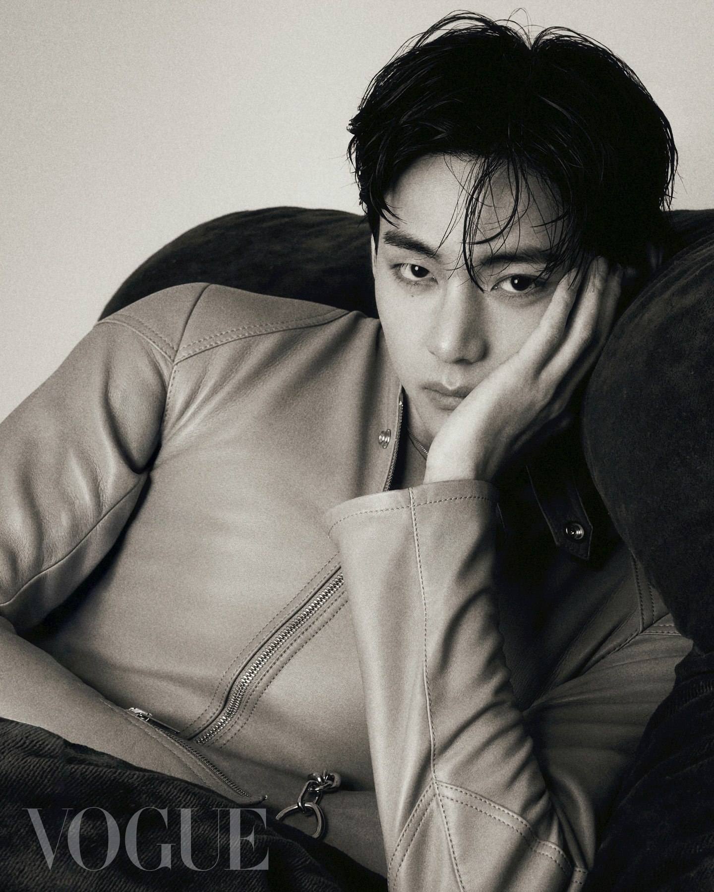 NAVER POST] 2022 BTS SEASON'S GREETINGE | Kim Taehyung photos On