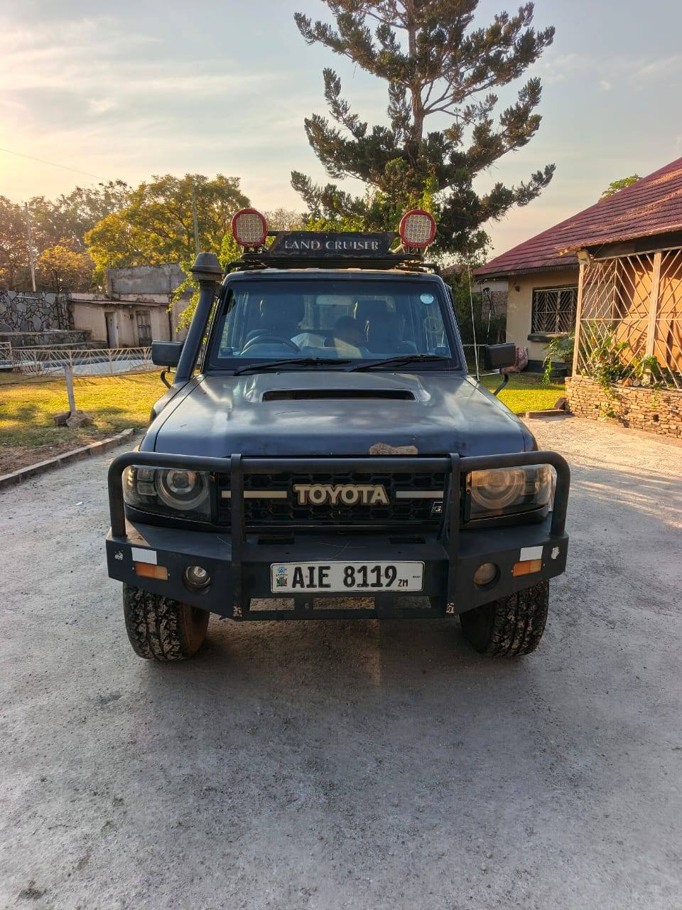 QUICK SALE* TOYOTA LAND CRUISER ENGINE 1VD MODEL 2015 MILEAGE