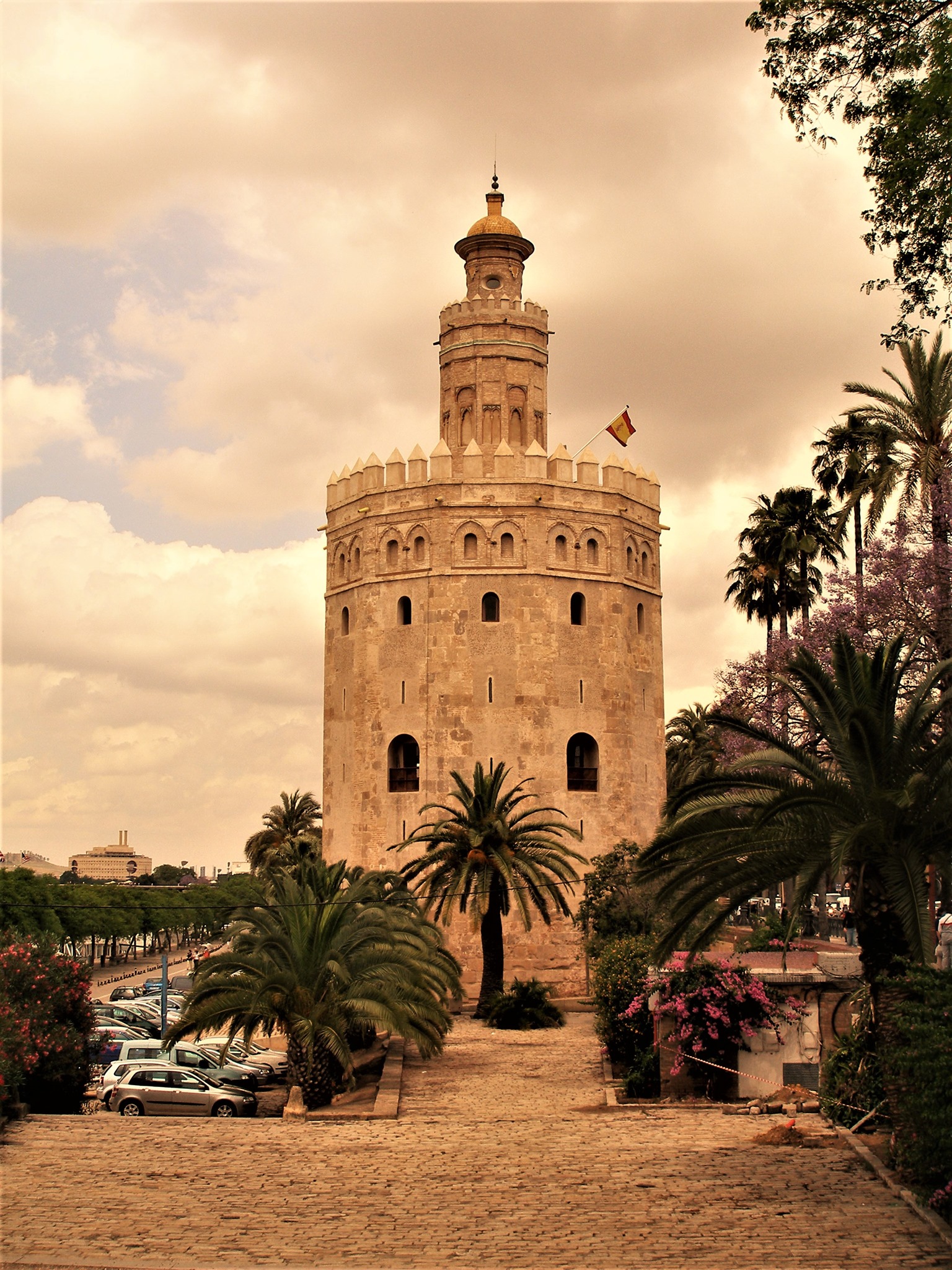 Itinerari_paesaggi - The Torre del Oro (Arabic: بُرْج الذَّهَب burj ...