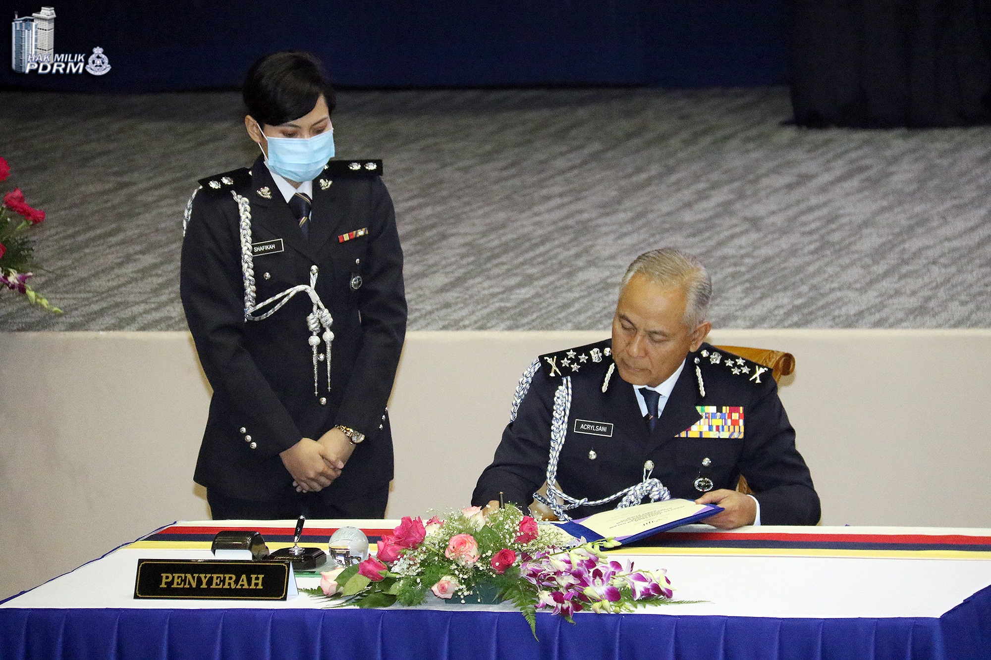 Polis - Sekitar upacara serah terima tugas jawatan Pengarah Jabatan ...