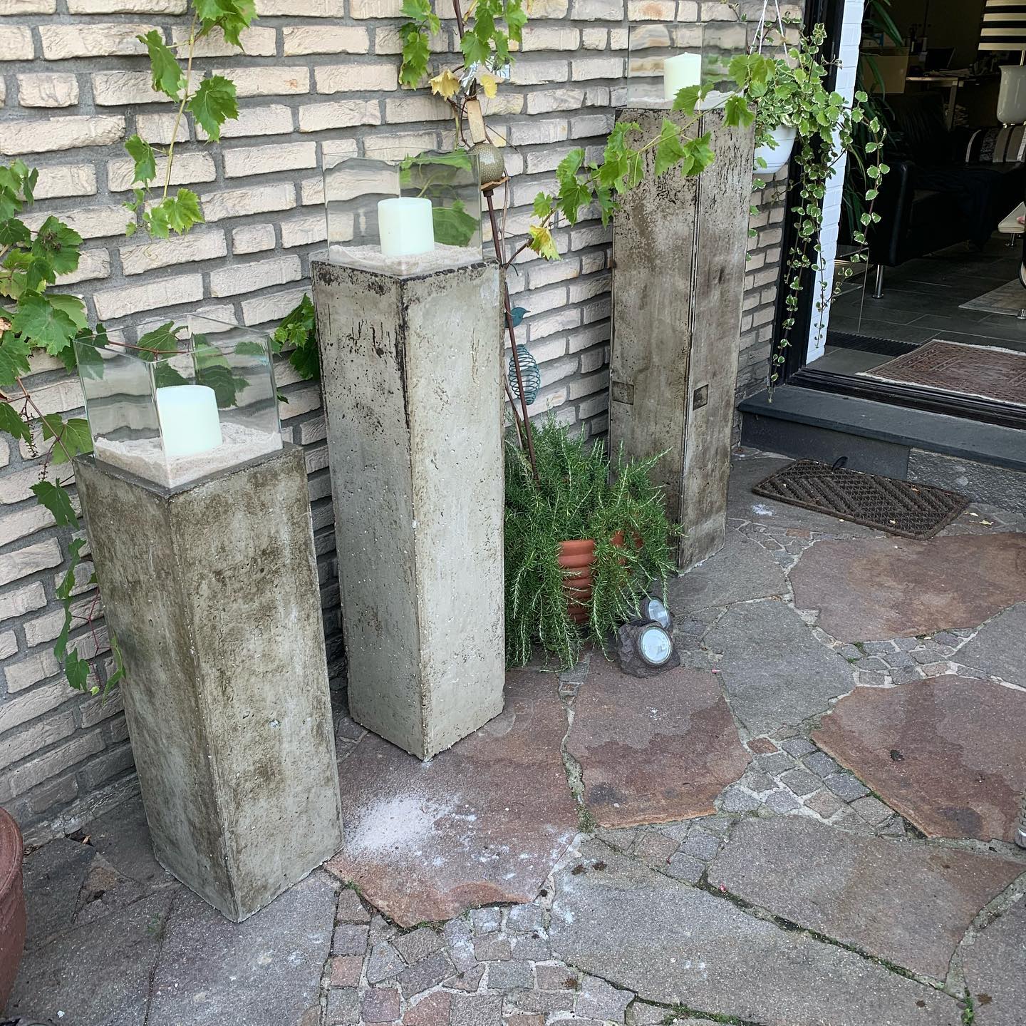Sie hätten gerne individuelle Garten und Terrassen Dekoration? Kein Problem! Auch das macht die DSC getreu nach dem Motto: Lebe lieber individuell #dekorieren #dekoideen #deko #individuell #gartengestaltung #garten #terasse #terassendeko #beton