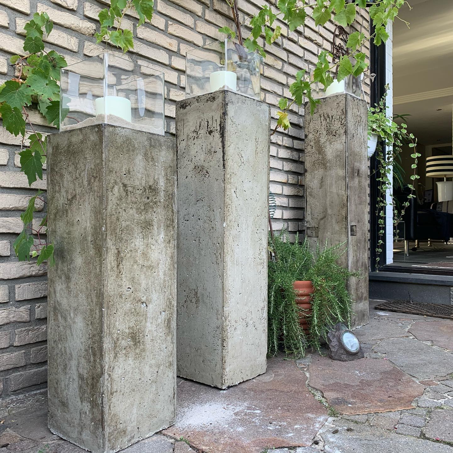 Sie hätten gerne individuelle Garten und Terrassen Dekoration? Kein Problem! Auch das macht die DSC getreu nach dem Motto: Lebe lieber individuell #dekorieren #dekoideen #deko #individuell #gartengestaltung #garten #terasse #terassendeko #beton