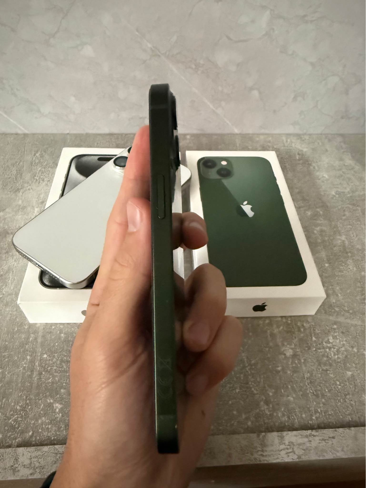 Apple iPhone 13 Green, 128 GB, 87% battery health ?