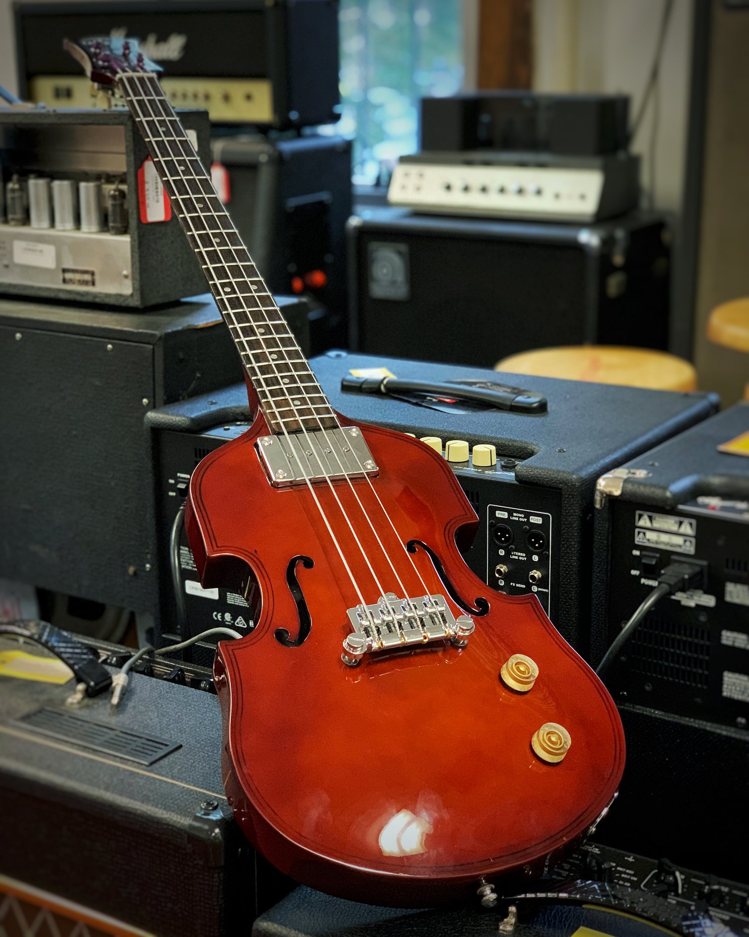This Eastwood EB-1 is a cool tribute to the sought-after classic