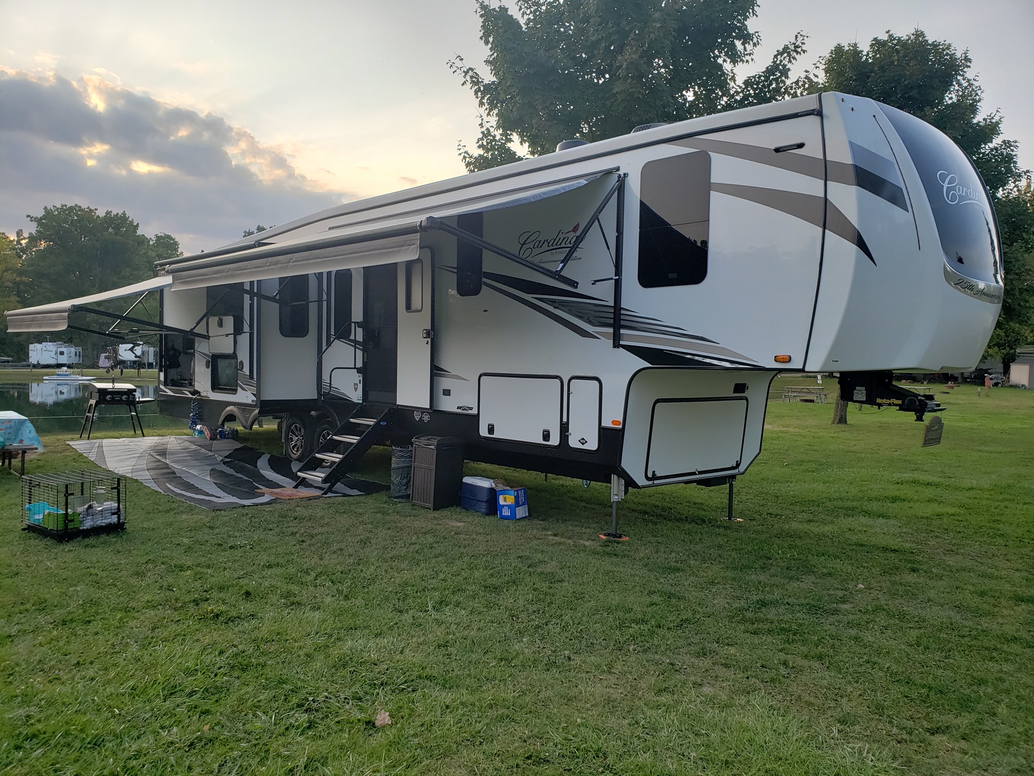 Feature Friday has... - Cardinal Fifth Wheels by Forest River | Facebook