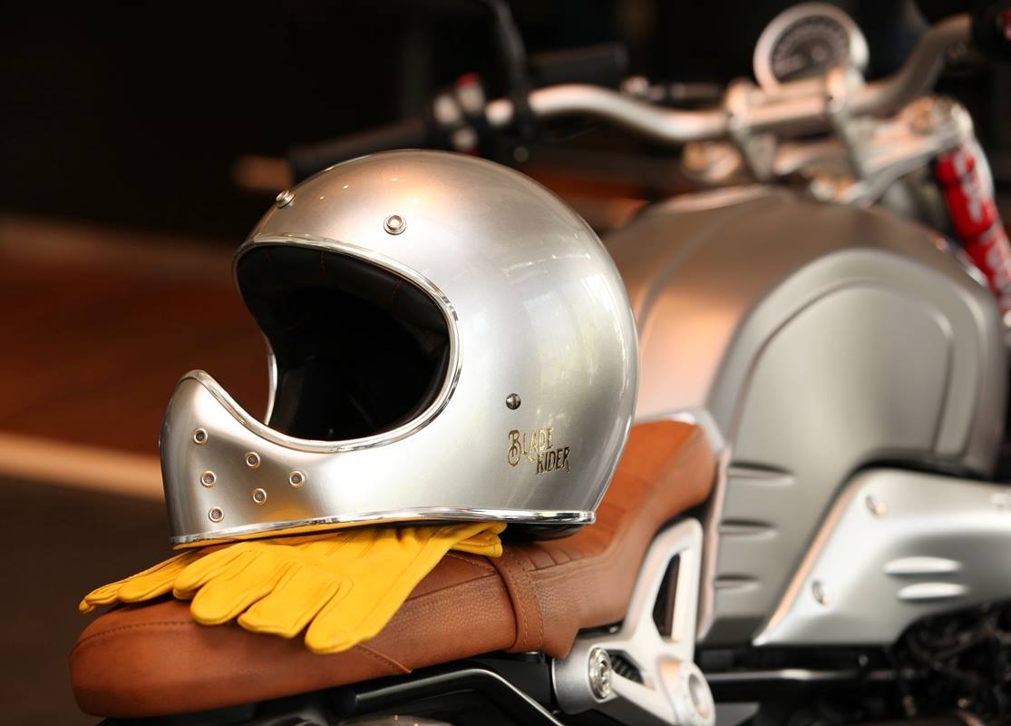 Blade Rider Helmet 許多人都會認為我們的安全帽怎麼這麼貴... - Blade Rider Helmet | Facebook