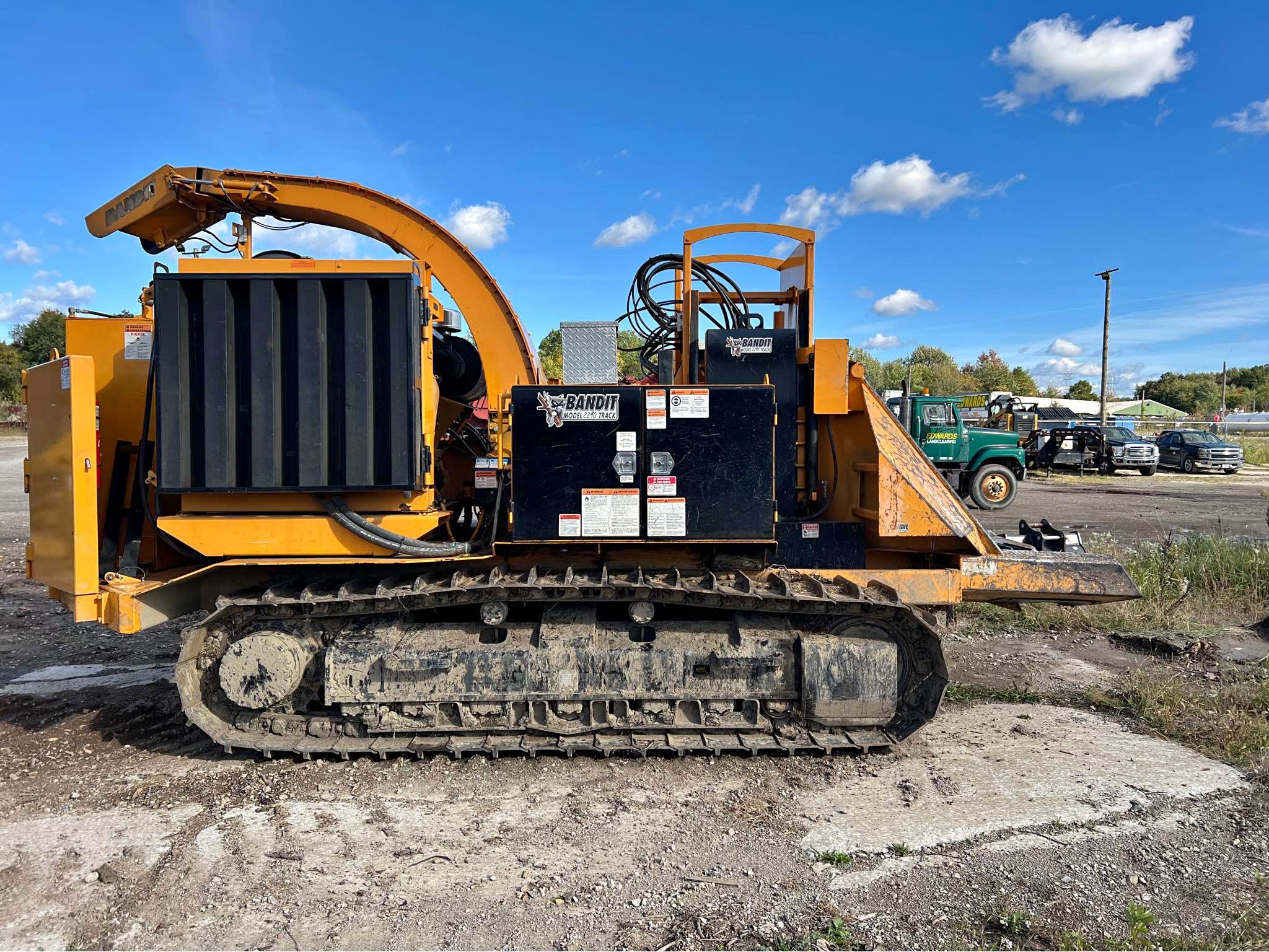 2016 Bandit 2290 track chipper