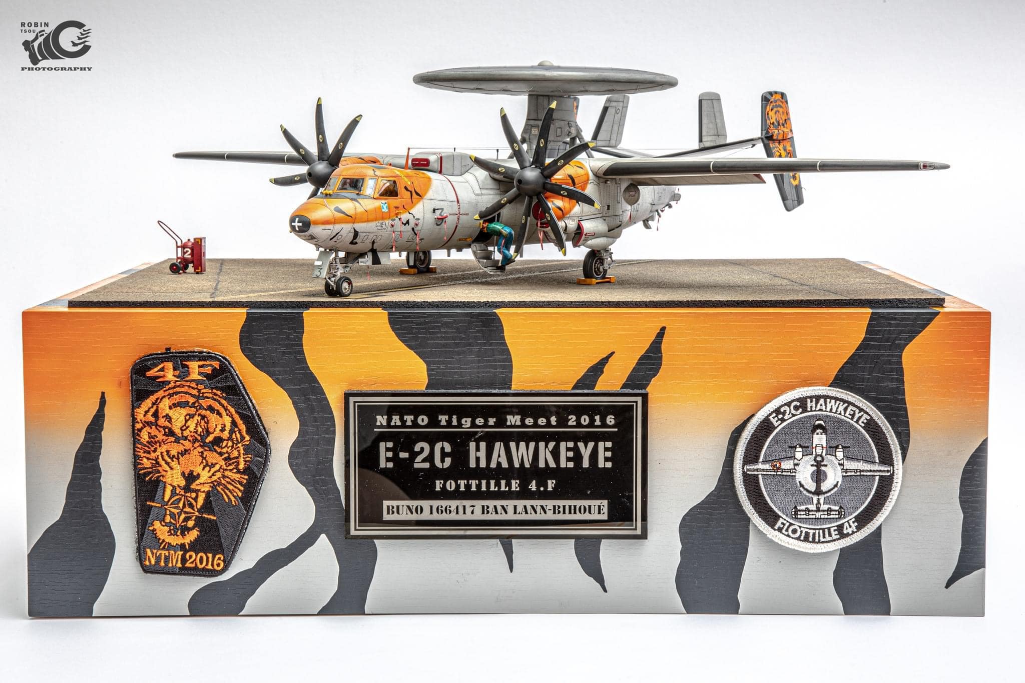 Kinetic Model E-2C Hawkeye 2000 Aeronavale 1/48 scale via Robin Tsou