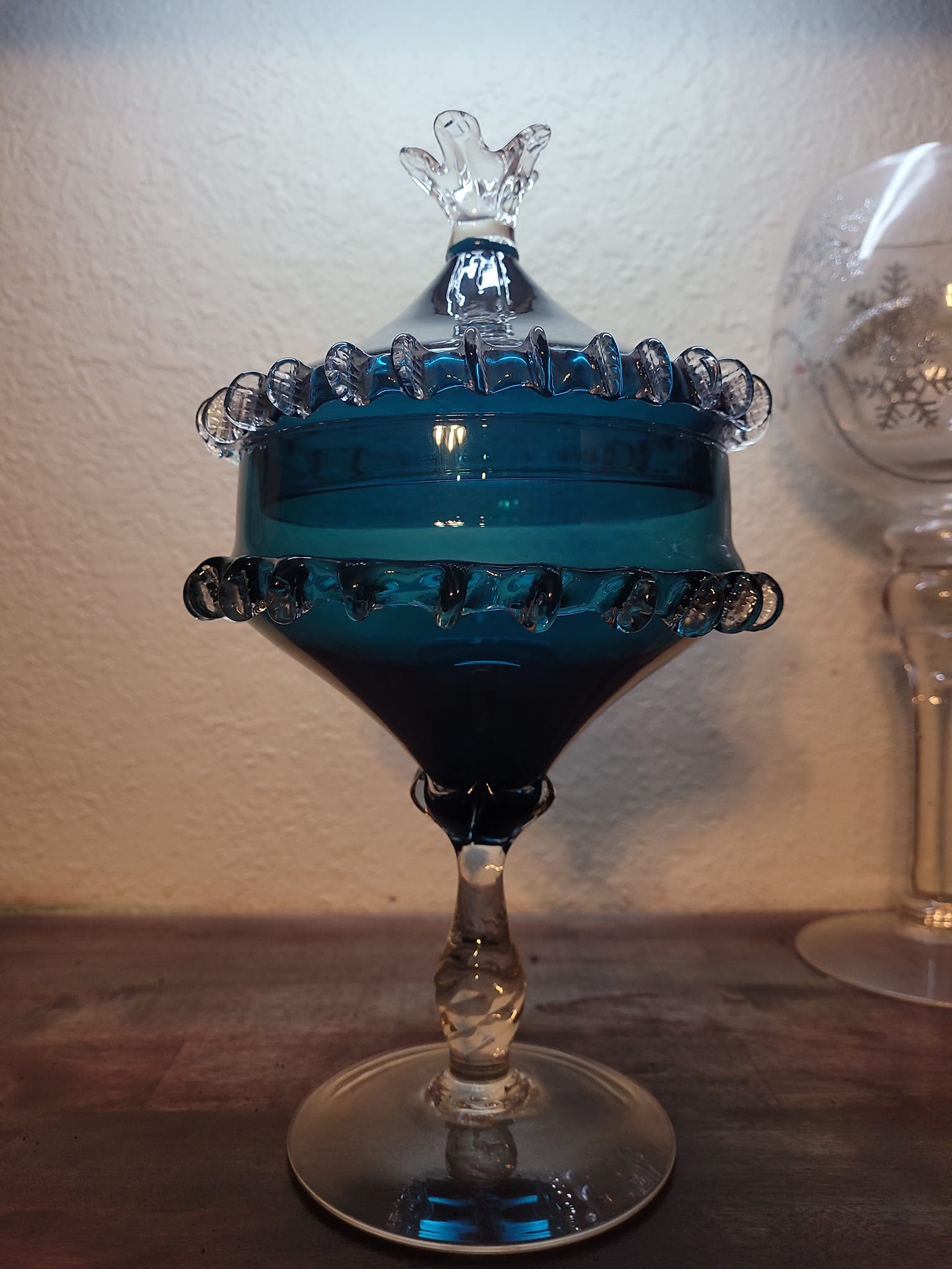 How to identify Murano or Empoli glass