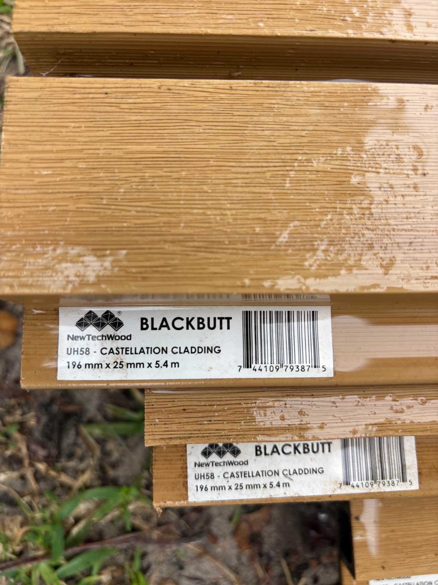 new tech wood - composite decking/ cladding - Fencing - Sunshine Coast ...