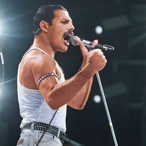 Jimmy Maddon - 🎉🎉 happy birthday Mr Fahrenheit, Freddie...