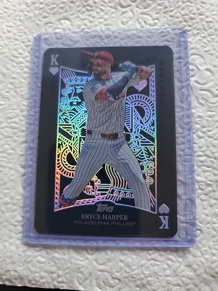 What is the value of a 1/1 2025 Topps Definitive Quad Patch card?