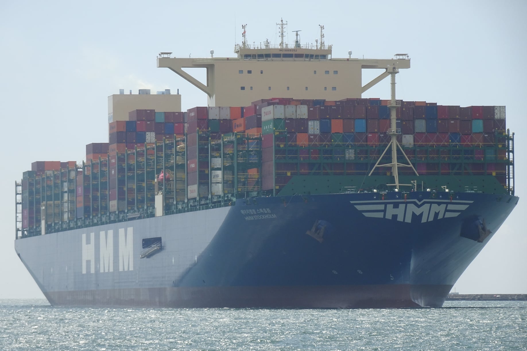 臺灣賞船人Taiwan Ships Watchers - 三星重工船型 三星重工的前島船橋設計則大異其趣,船橋建築設計相當穩重,船橋下方就是 ...