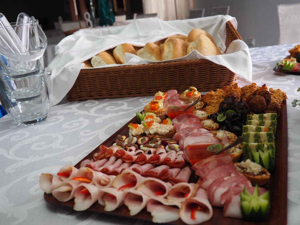 👩‍🍳🧆🥗🧀🥓🥖 - Casa De Evenimente La Telechi | Facebook