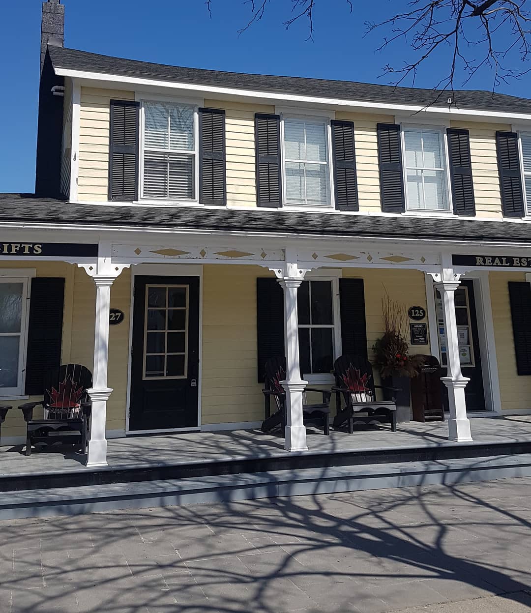 Butlersburg - 🔍👀 Eyes peeled NOTL. Old signage removed, something good ...