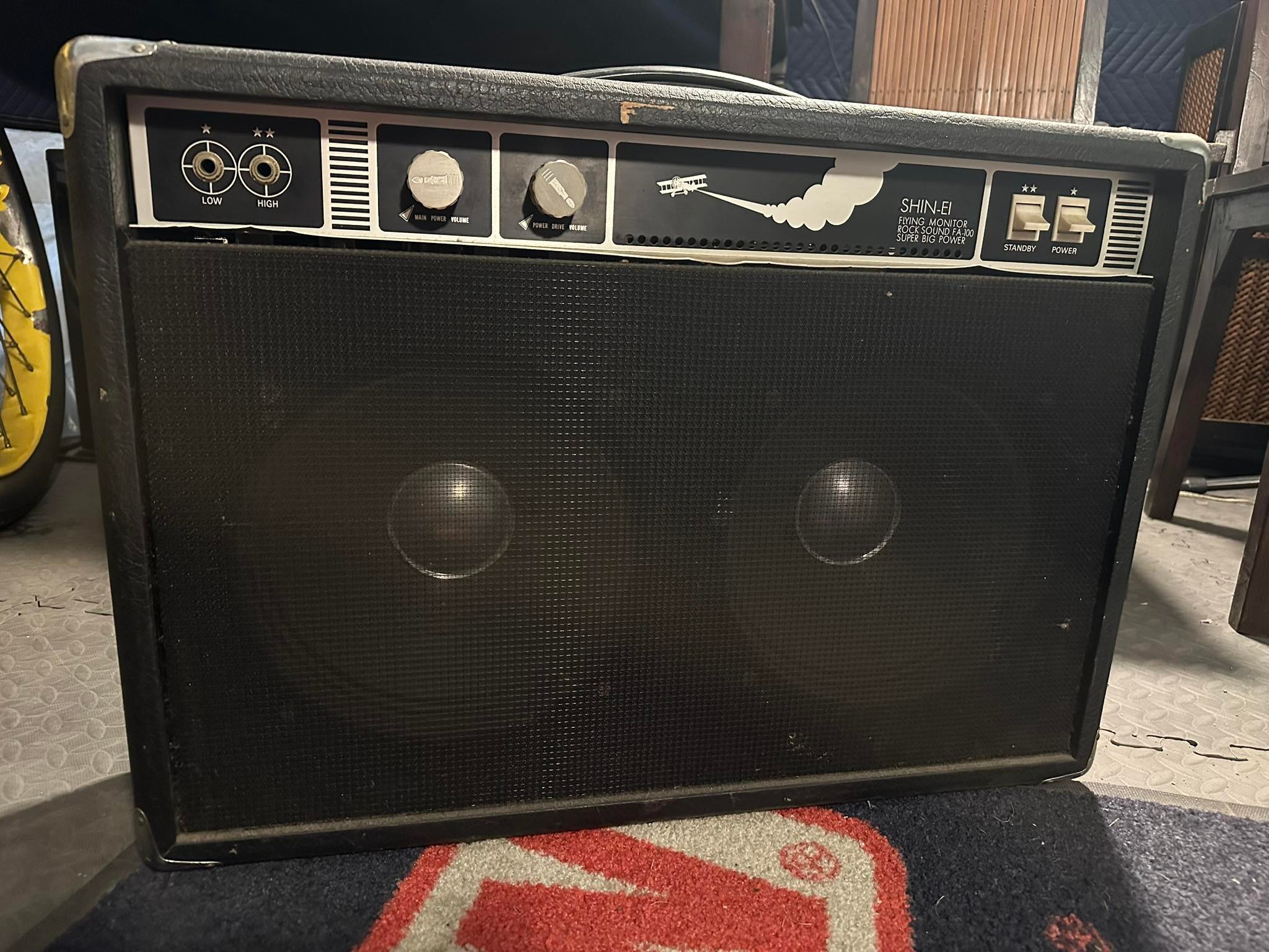 SHIN-EI FA-100 って名の 3〜4年前プロギタリストの友人から 貰った