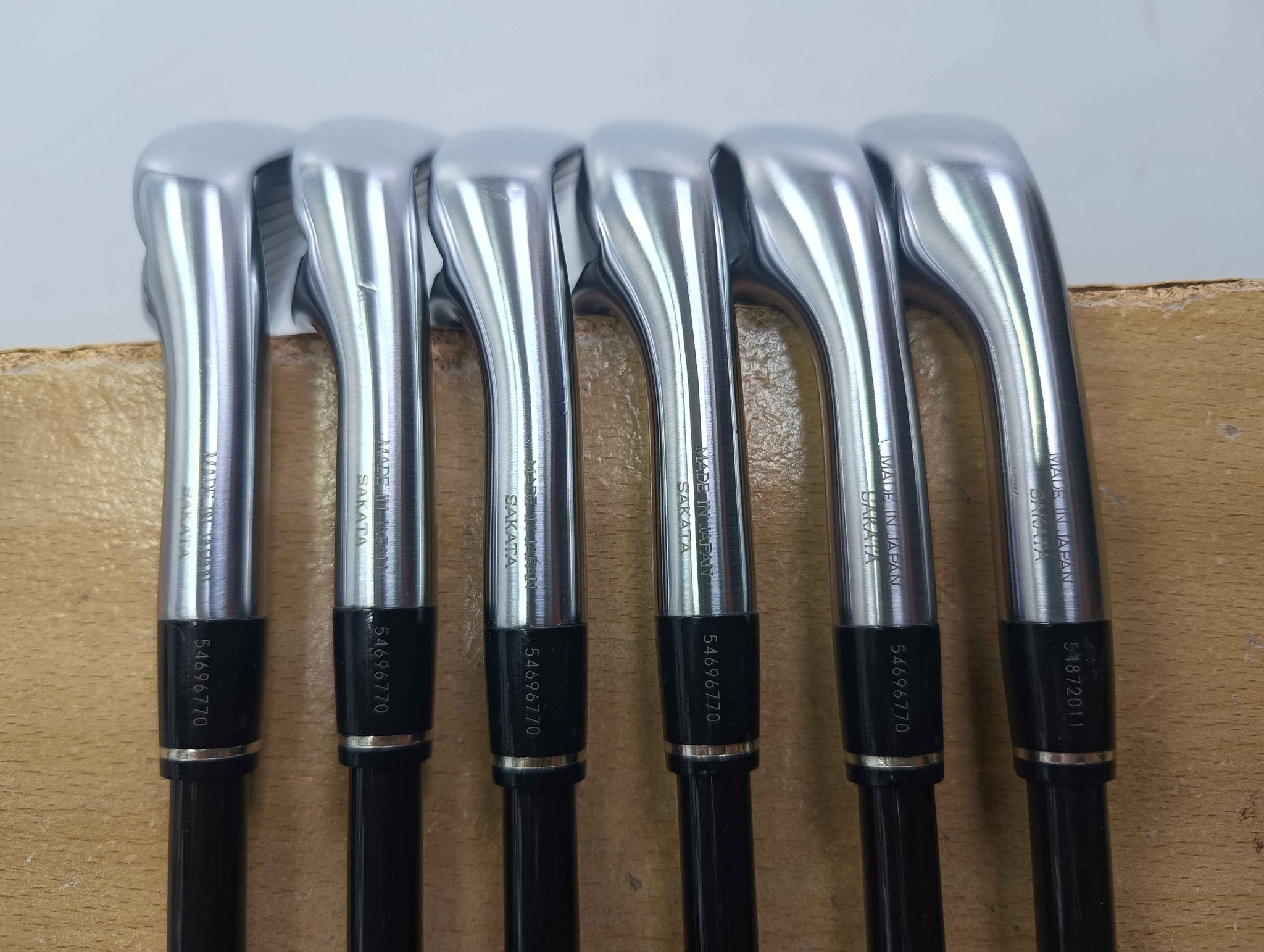 售二手球桿HONMA TR21X Irons#6-11(6支)/R 中空高彈性鋼碳纖維鐵桿組NT 