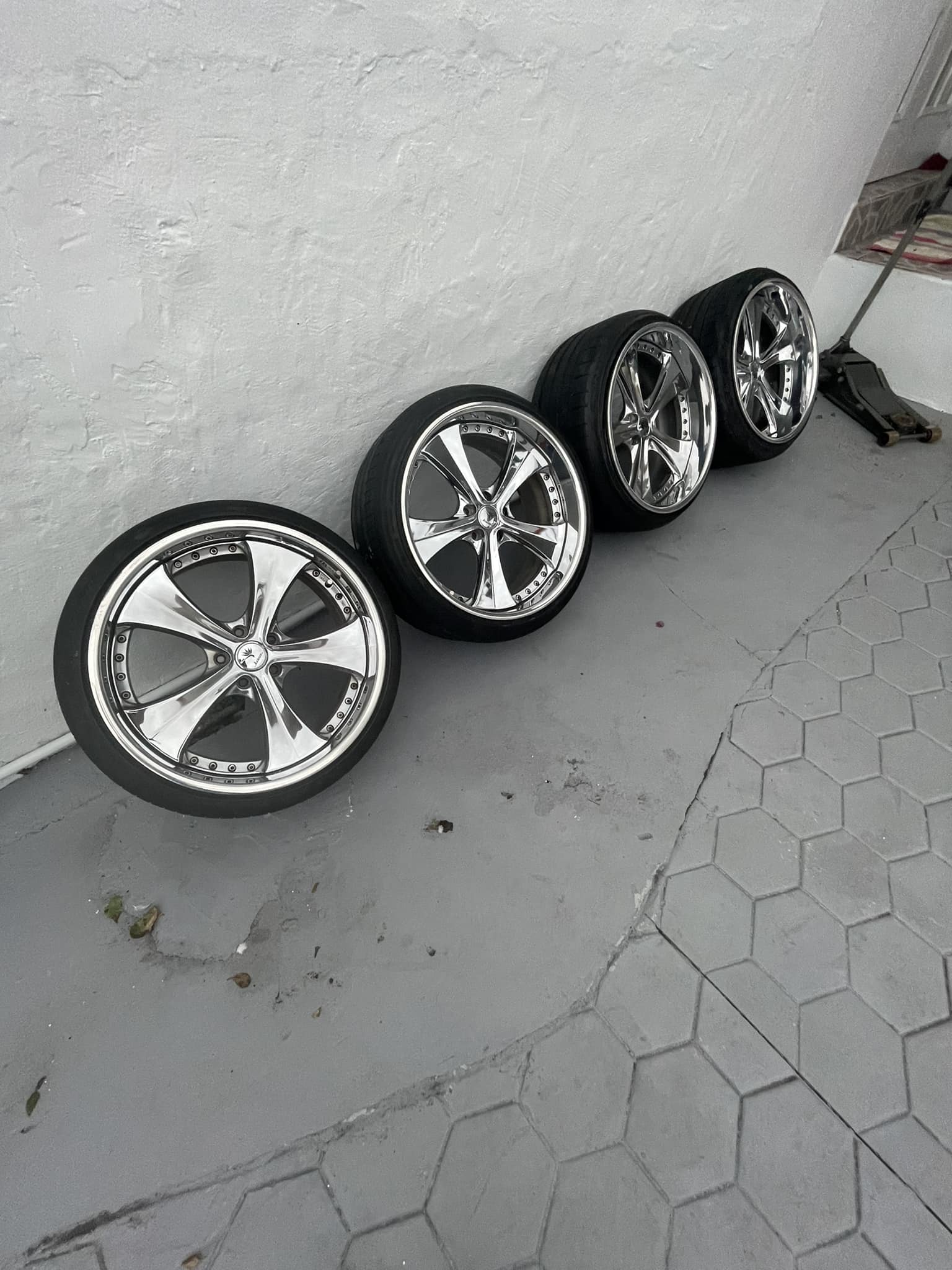 Weds Kranze Glossa F 20x9.5j +23 R 20x10j +25 5x112 3 piece $1600 