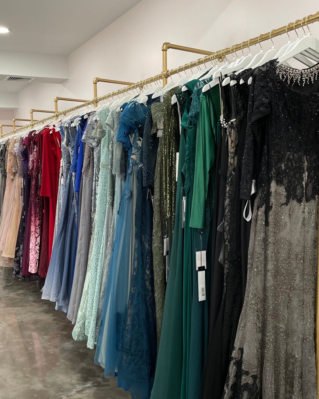 What are unique prom dress shops near Easton, PA?