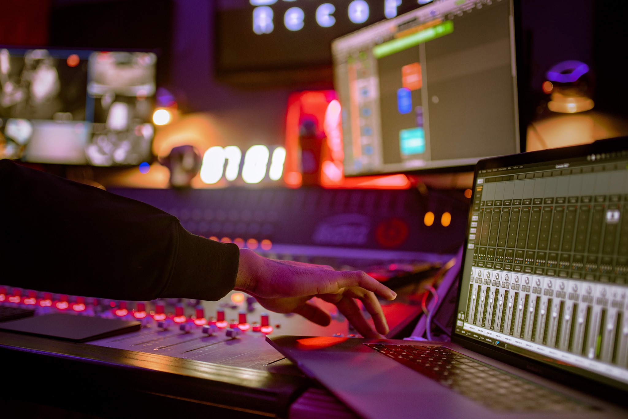 Sam Music Studio