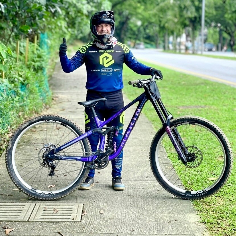Night ride at Bukit Kiara Front rider Hakim Said @lerunmalaysia ...