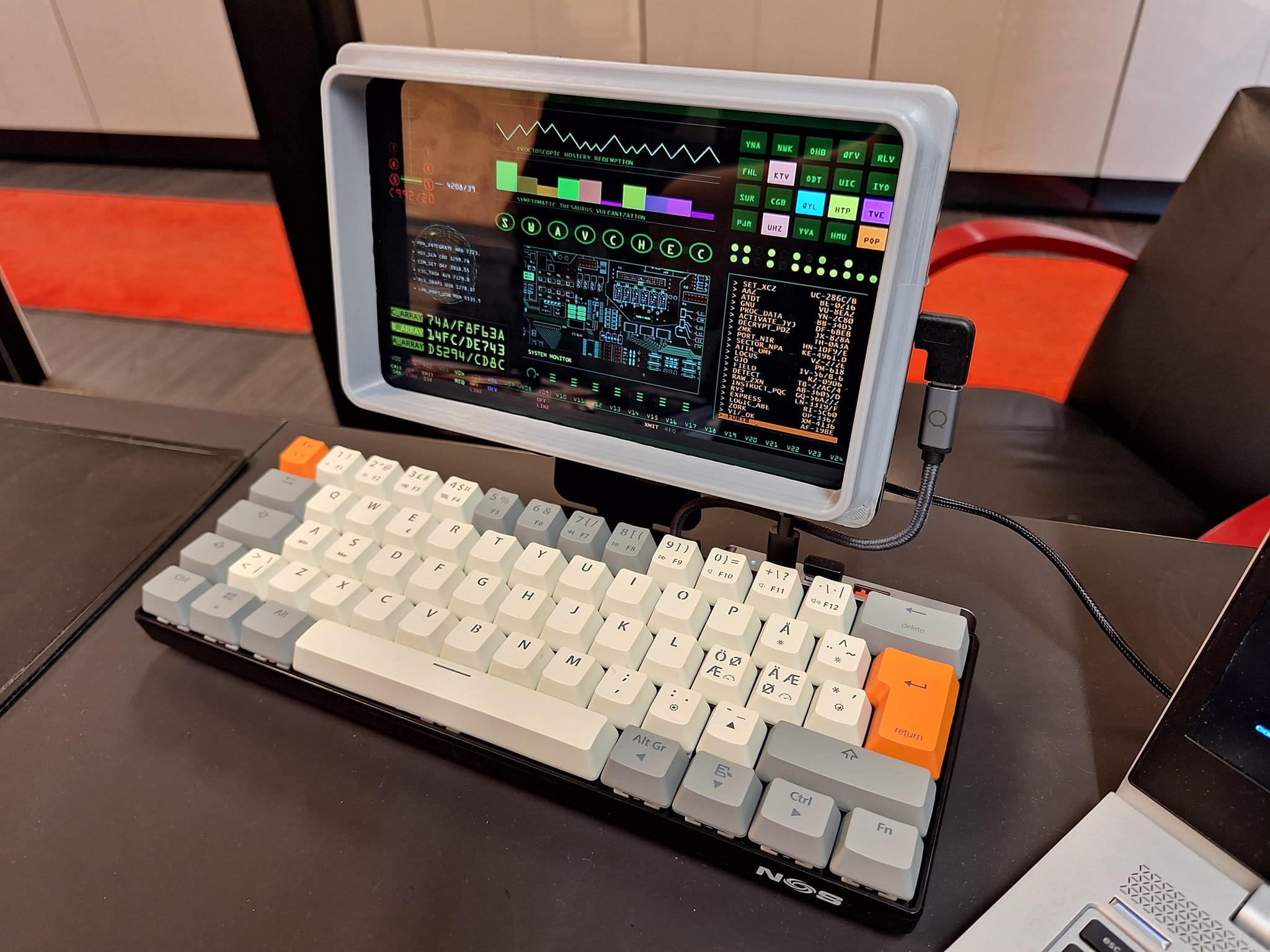 Custom cyberdeck build with mechanical keyboard