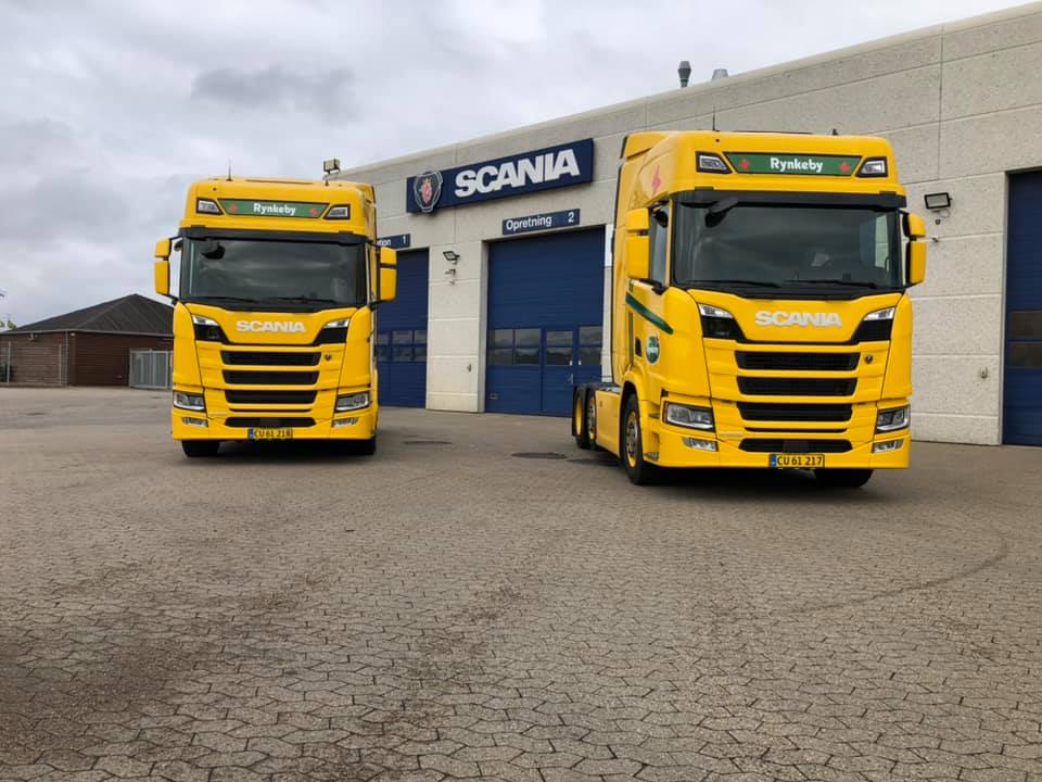 Scania Danmark - TO NYE SCANIA R500 TIL RYNKEBY 💛 Bilerne...