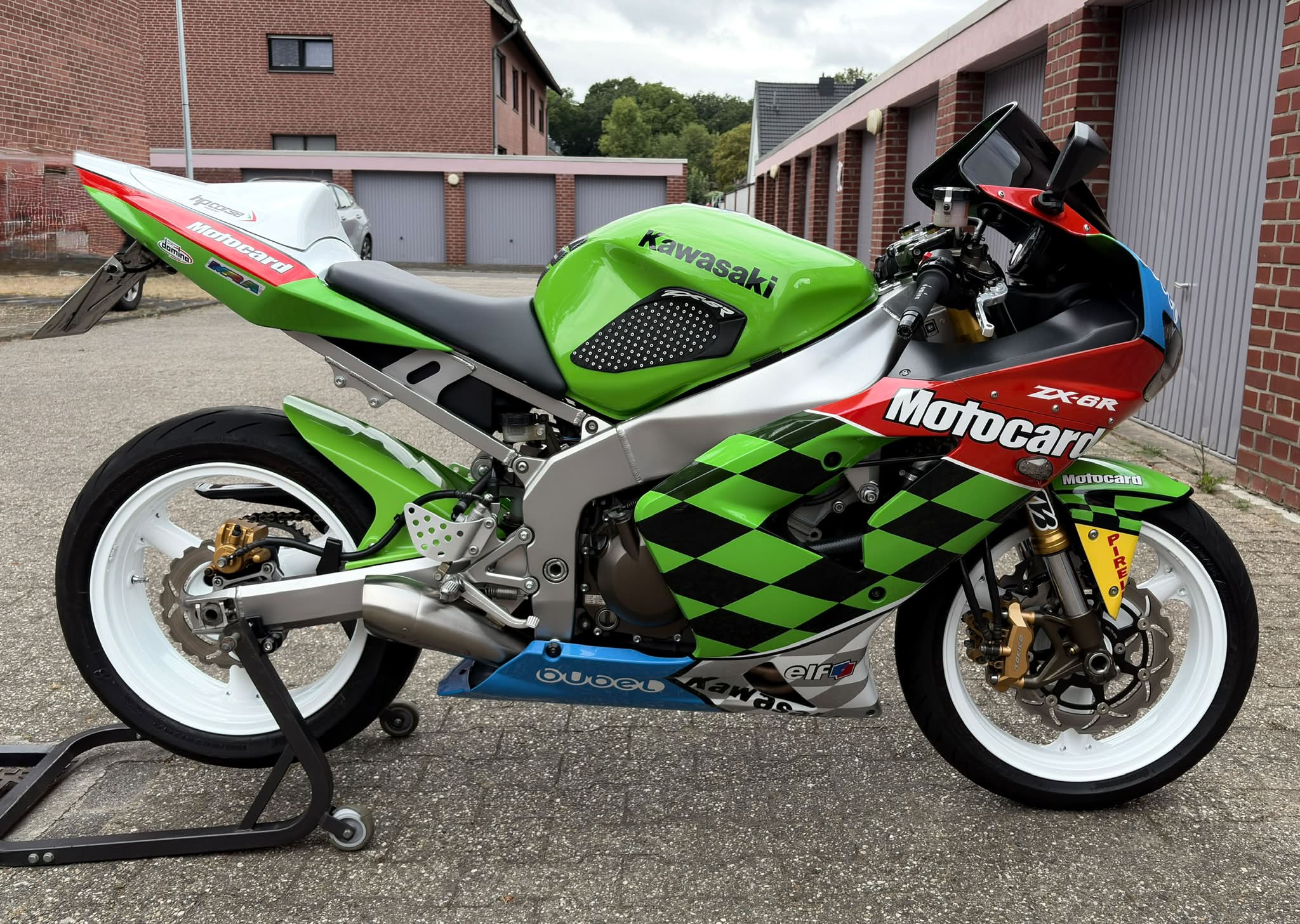 ya 2003 Kawasaki ZX-6R 636B restoration project