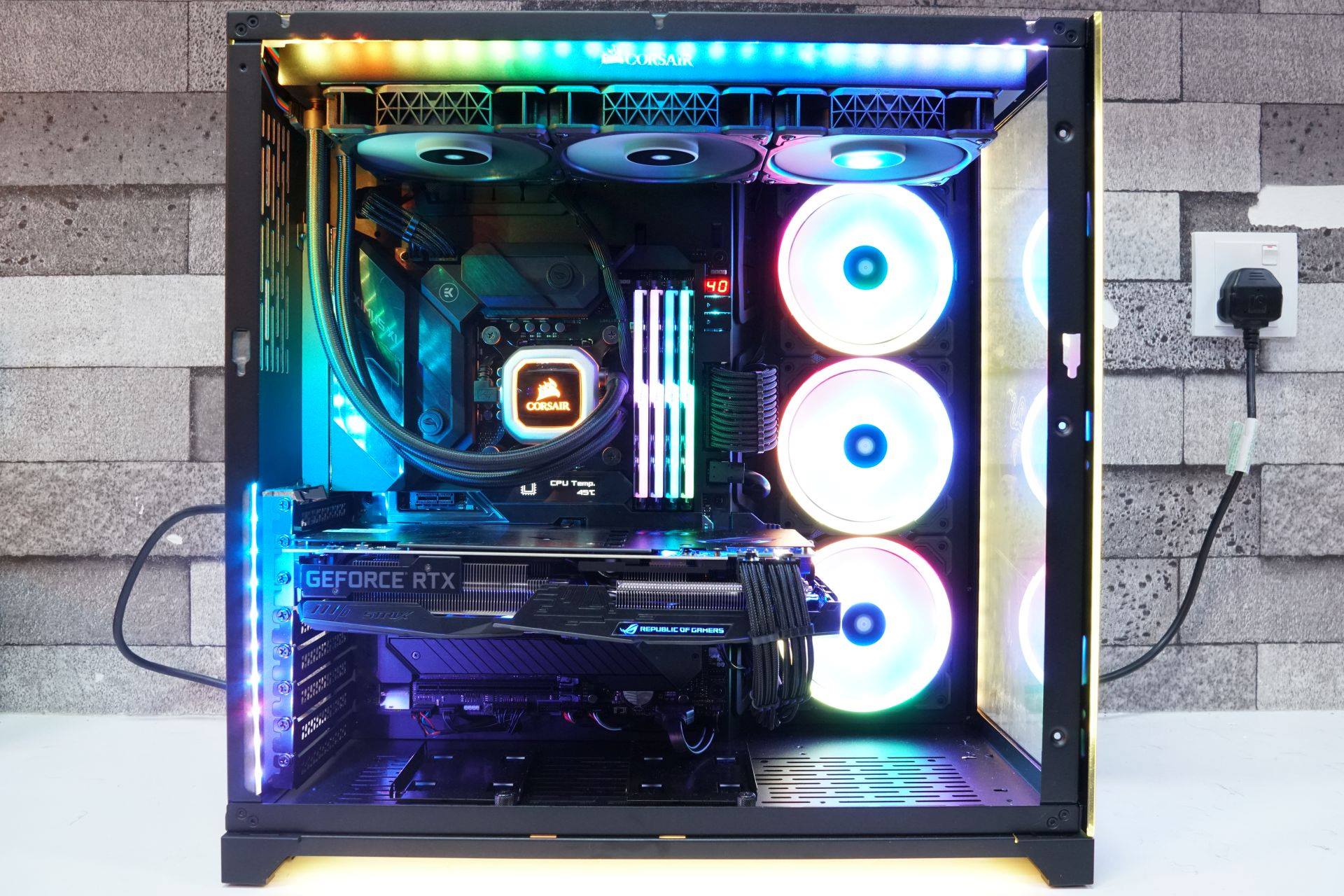 CPU: Intel Core i7-9700K MOBO: MSI Z390 A Pro MV GPU: ASUS TUF