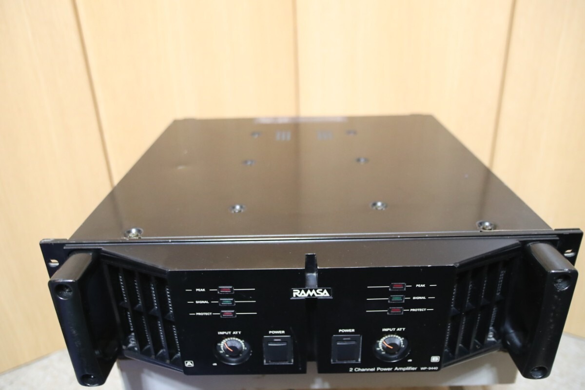 RAMSA 2 Channel Power Amplifier WP-9440.