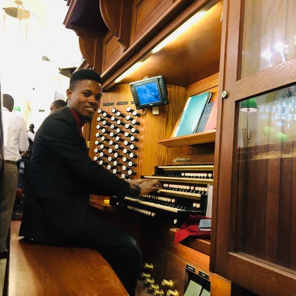 Hymn: Praise my soul the king of heaven Soprano: Vivian Obielusi Organ ...