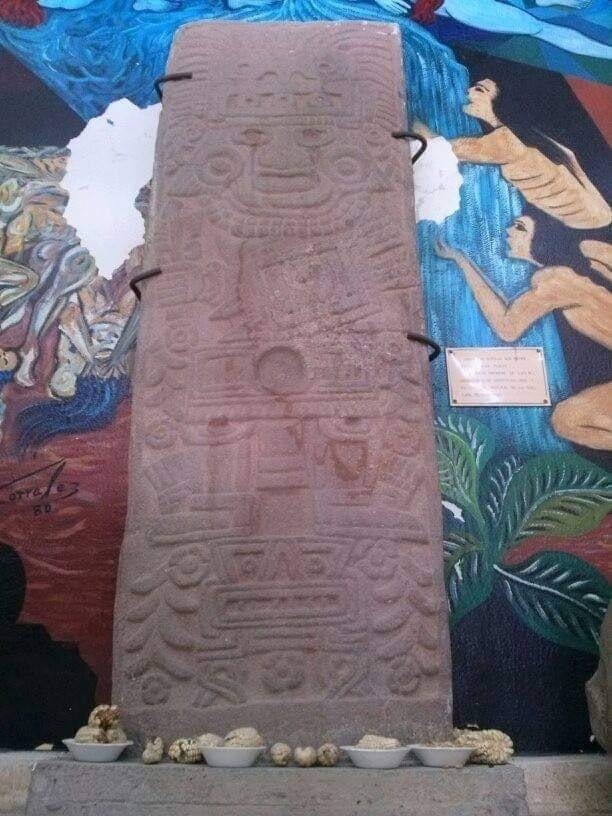 Arqueología - Monolito con la representación del dios Tláloc. La ...
