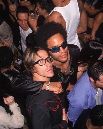 Anthoyn Kiedis and Lenny Kravitz in 1998