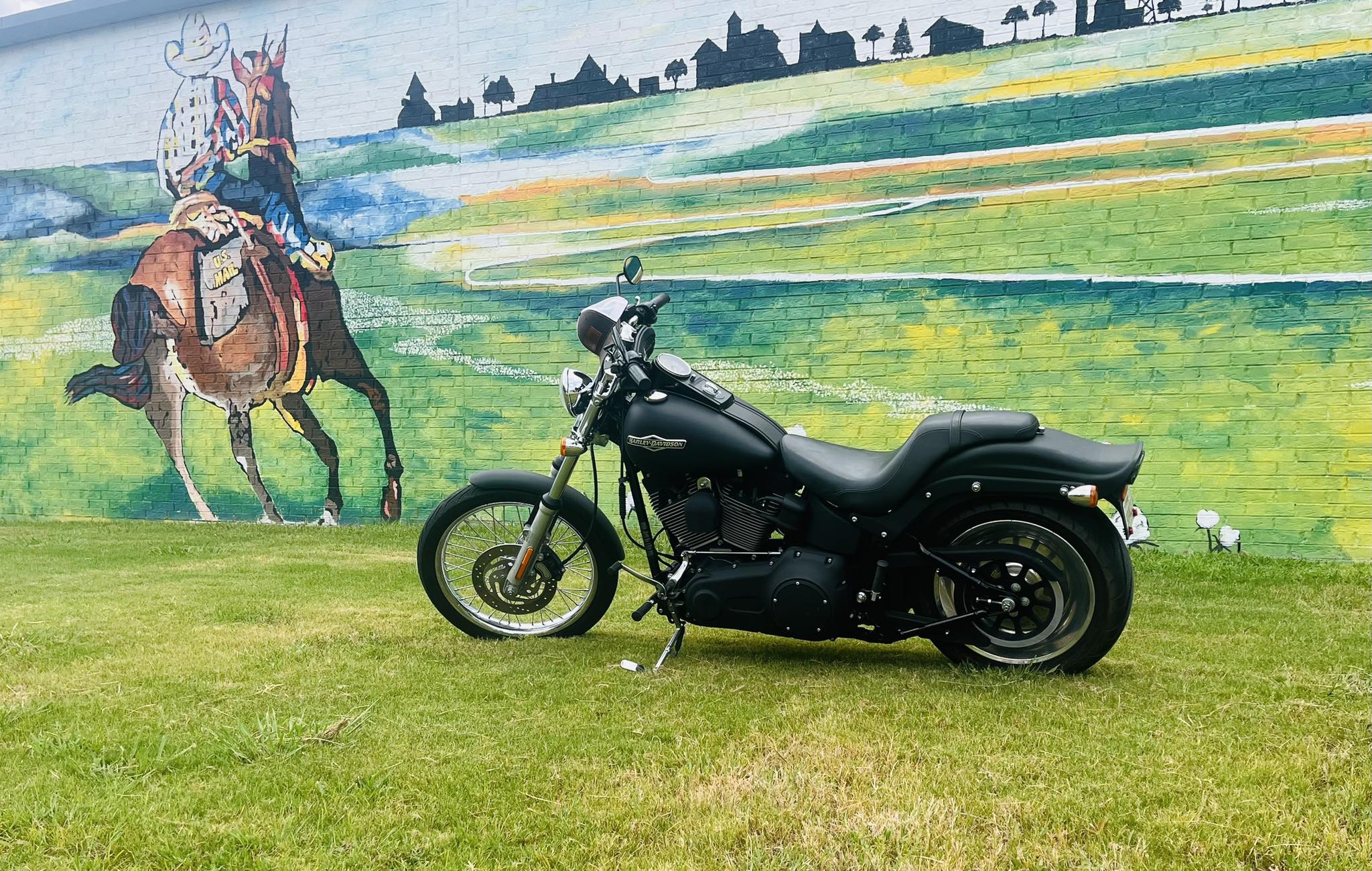 2007 Night Train 11K miles, Matt Black,80% Michelin Tires, rides