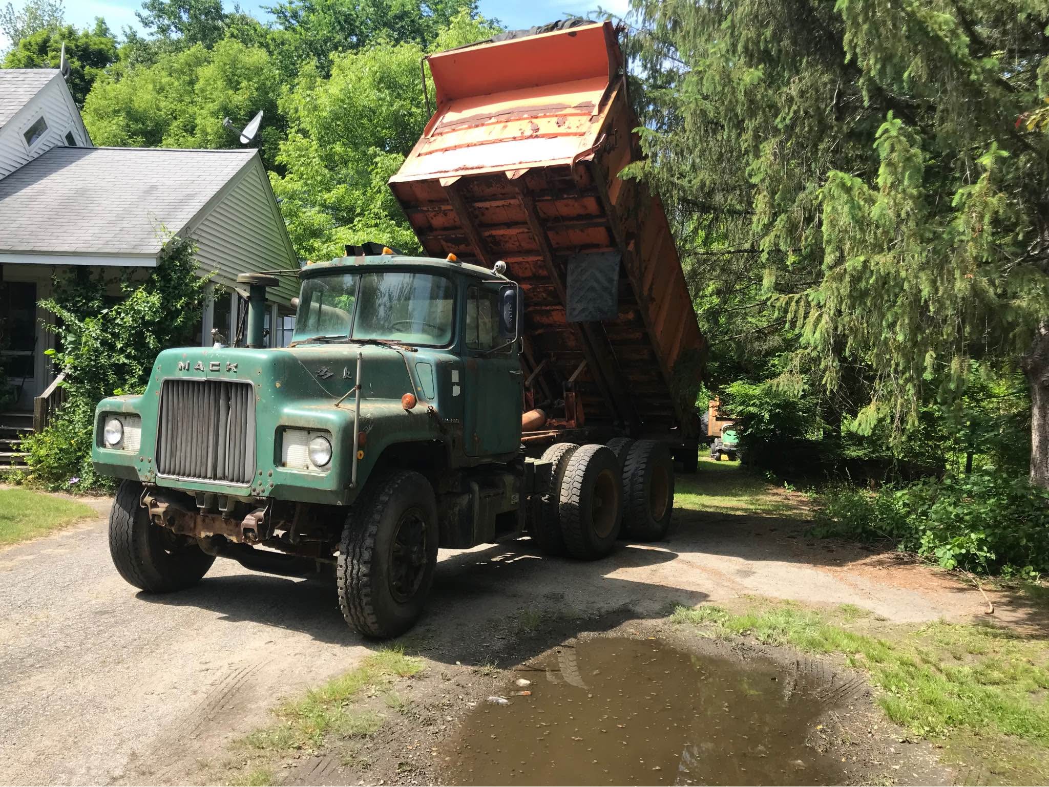 1971 Mack DM 600 Site Truck - Commercial Vehicles - Pepperell