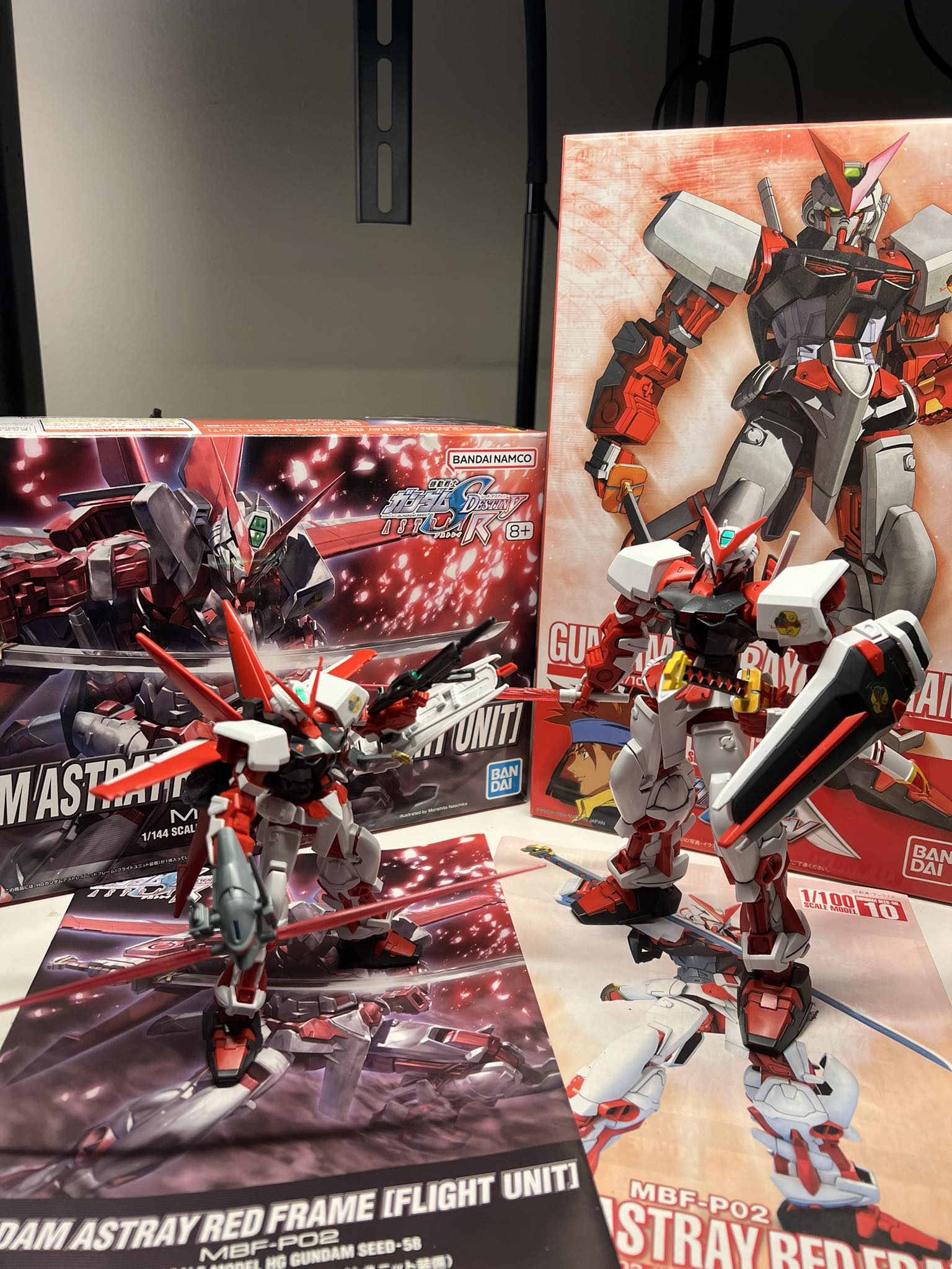 P-Bandai : MG 1/100 GNY-001 Gundam Astraea + Proto GN Twin Broad Blade