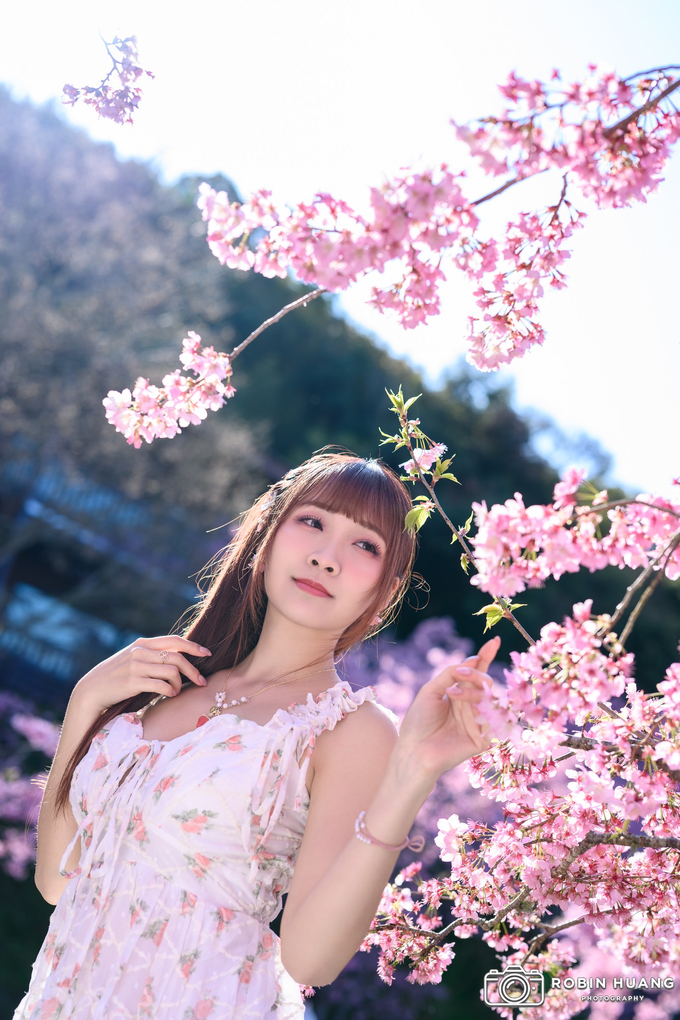 Robin Huang (@robin.huang.180) • Facebook