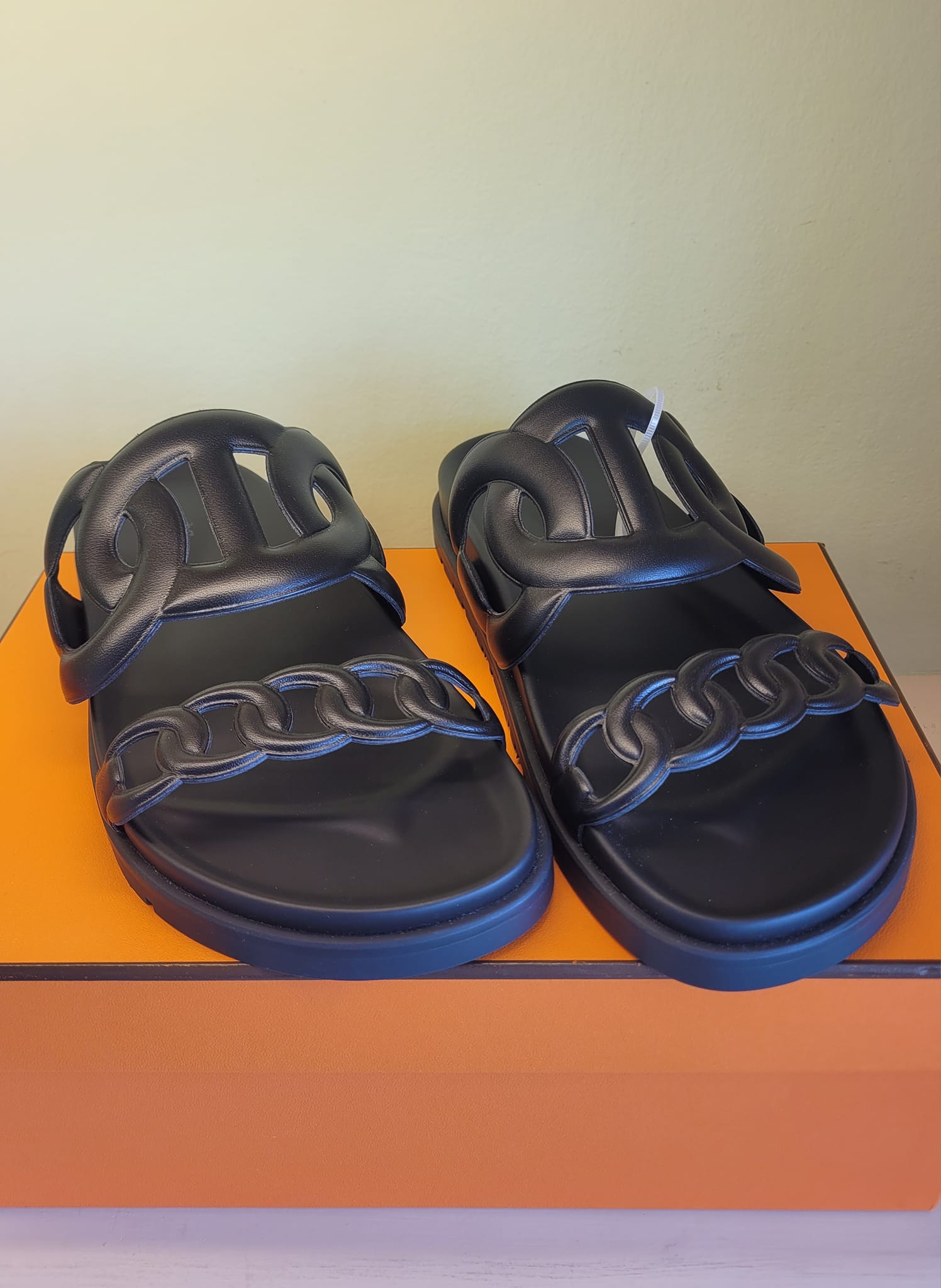 Hermes Nappa Extra sandals available in size 38 & 39 Disclaimer 