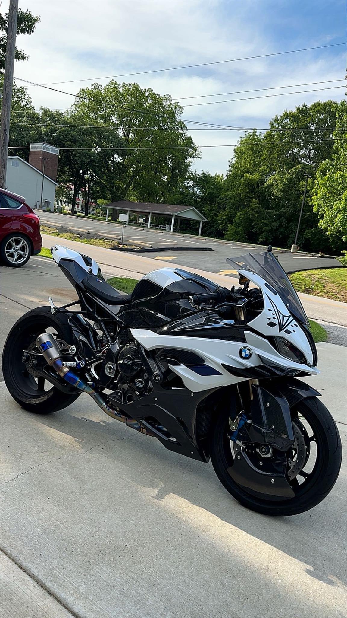 Titanium hardware kits for BMW M1000R