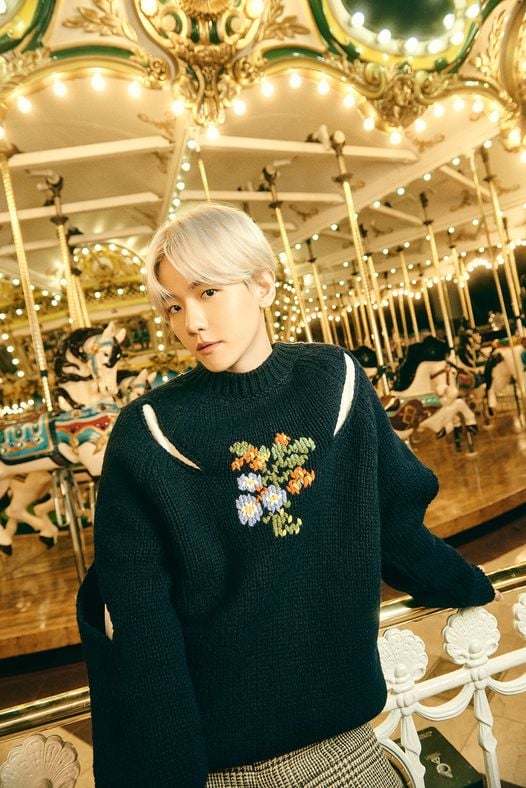Baekhyun's China Photobook 'Stay' and 'Somewhere else' versions